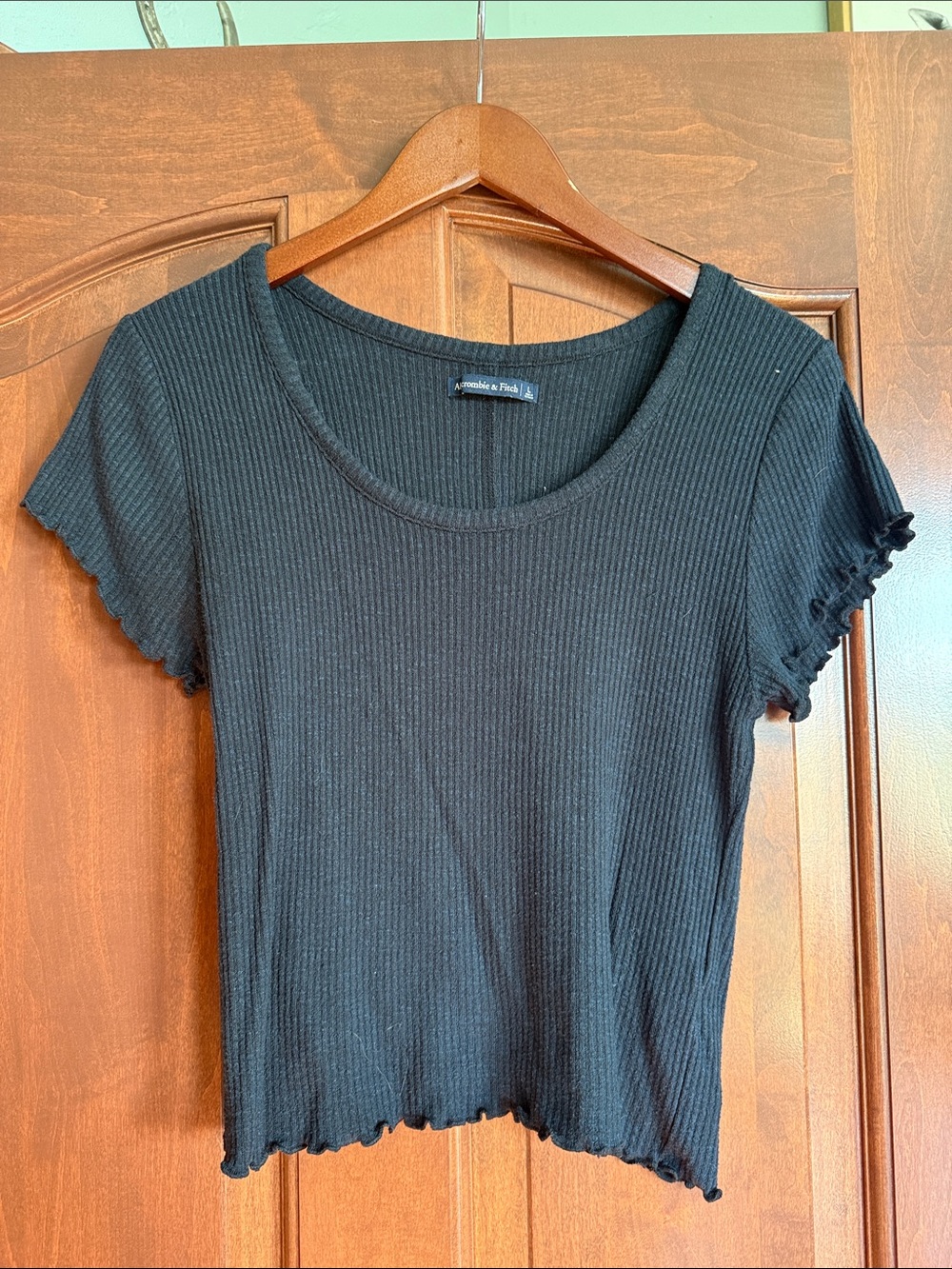Aeropostale Black Ribbed Lettuce-Edge Crop Tee